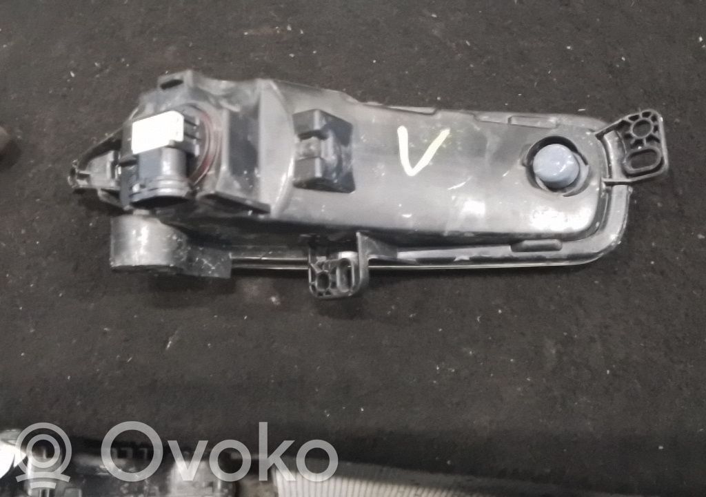 Miglas lukturis priekšā   1874688