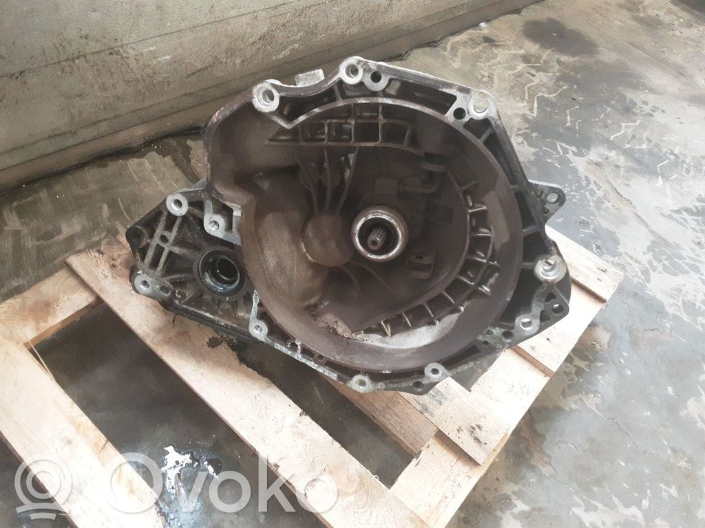 Opel Corsa D Caja de cambios manual de 5 velocidades 