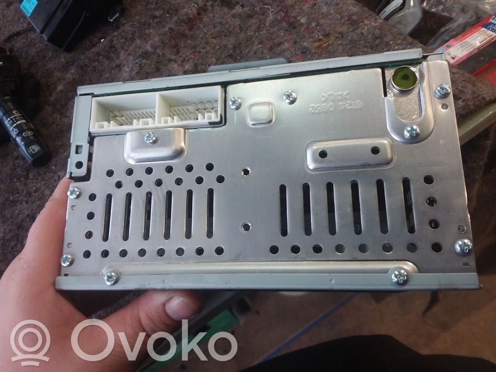 Unité / module navigation GPS   961701Y201MB2
