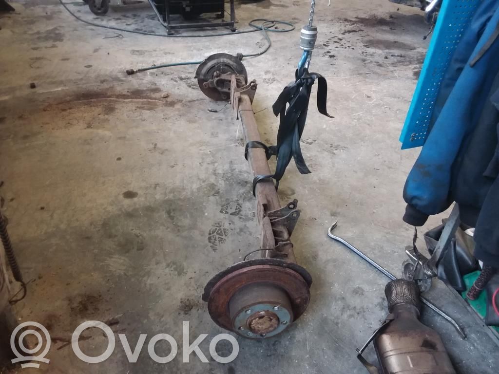 Eje trasero   95518548
