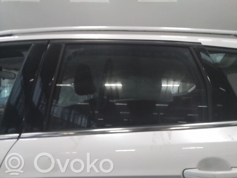 Ford Kuga I Luna de la puerta delantera cuatro puertas 