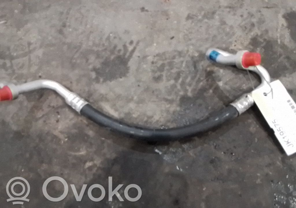 Ilmastointilaitteen putki (A/C)   18347093