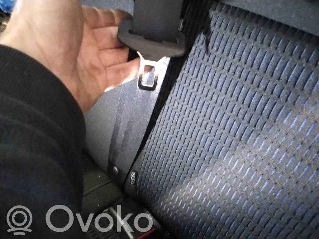 Peugeot 208 I Cinturón trasero 