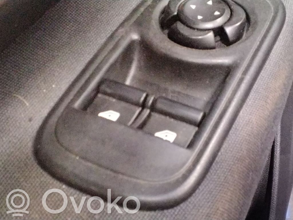 Electric window control switch   0000735727932
