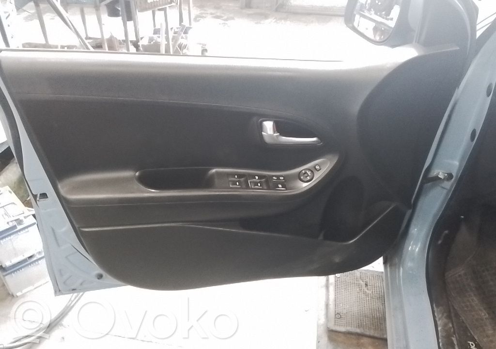 KIA Picanto Apšuvums aizmugurējām durvīm 