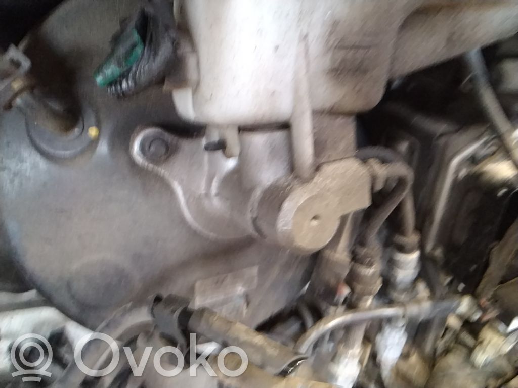 Pääjarrusylinteri   585101Y200