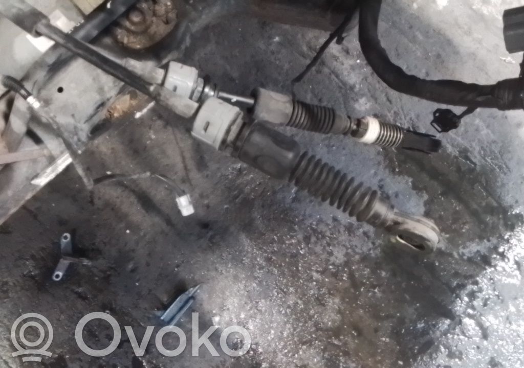 Gear shift cable linkage   437941Y500