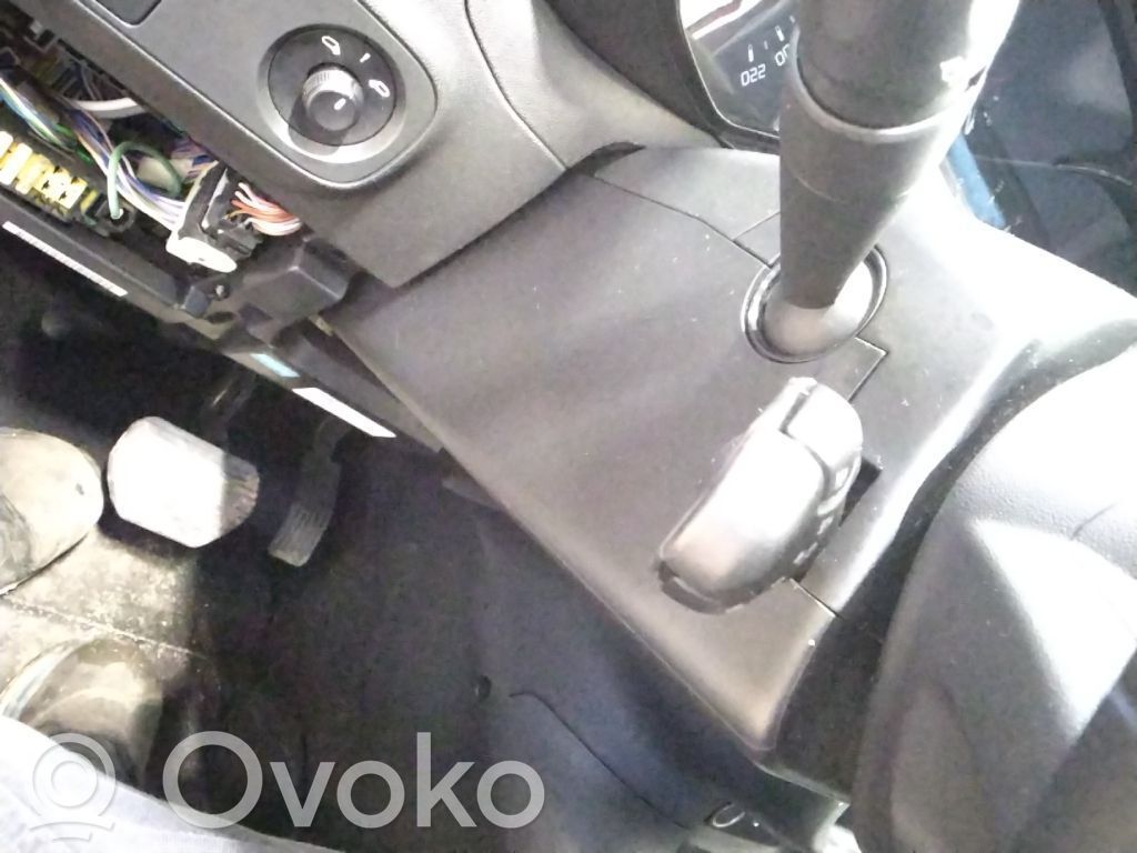 Citroen C3 Ohjauspyörän pylvään verhoilu 