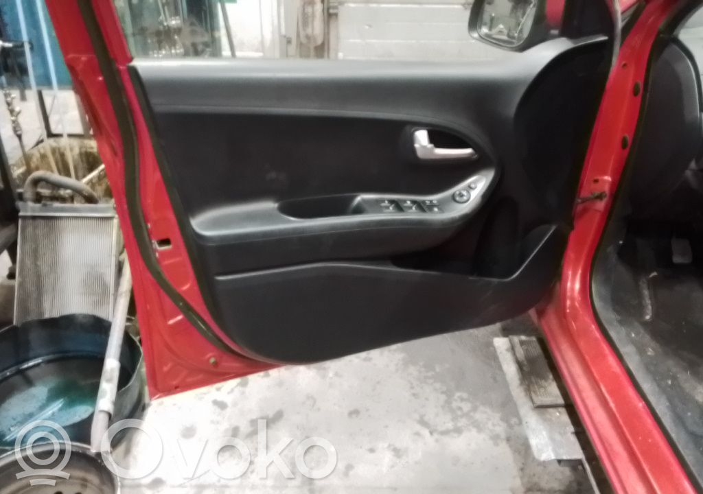 KIA Picanto Apšuvums aizmugurējām durvīm 