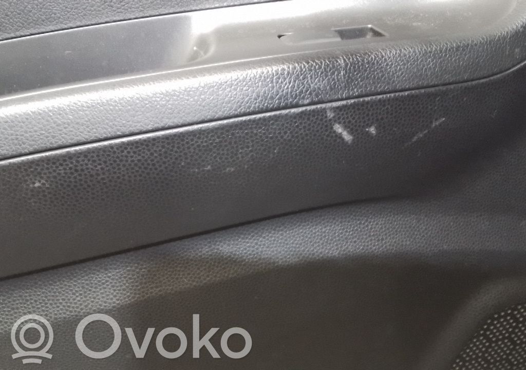 KIA Picanto Apšuvums aizmugurējām durvīm 