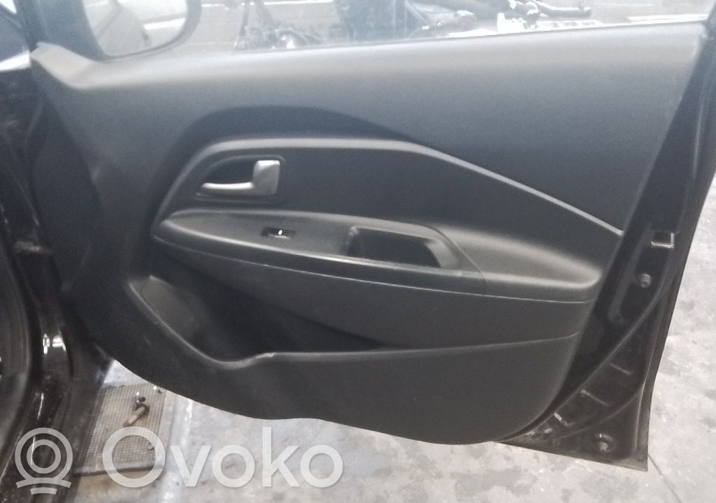 Apšuvums aizmugurējām durvīm   823081W036HED