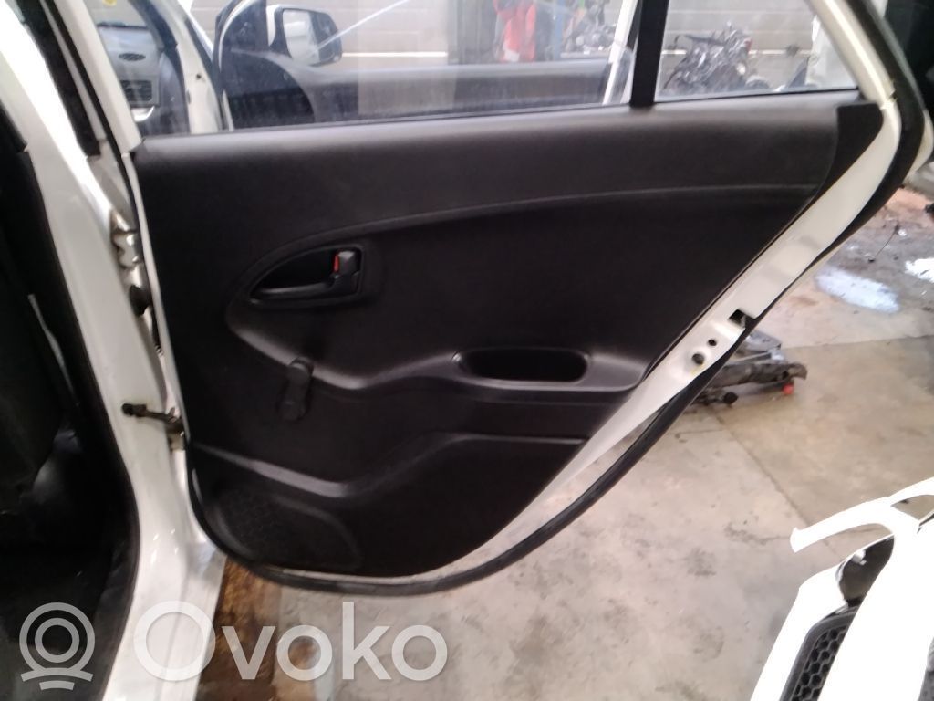 KIA Picanto Apšuvums aizmugurējām durvīm 