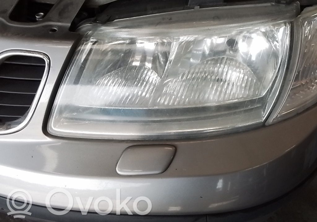 Headlight/headlamp   5284450