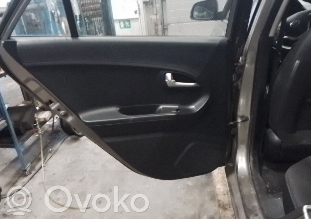 KIA Picanto Apšuvums aizmugurējām durvīm 