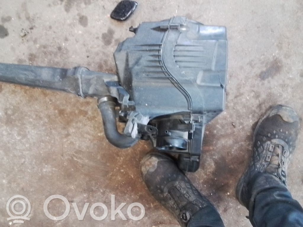 Ford Focus Air filter box 