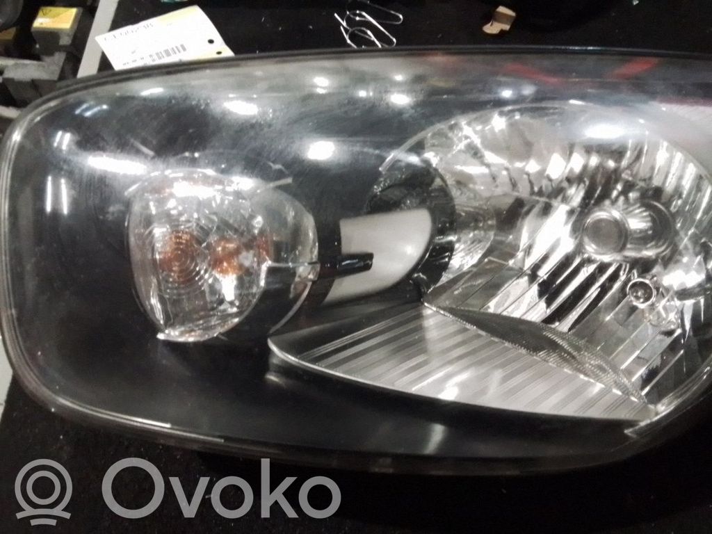 Headlight/headlamp   921021Y011