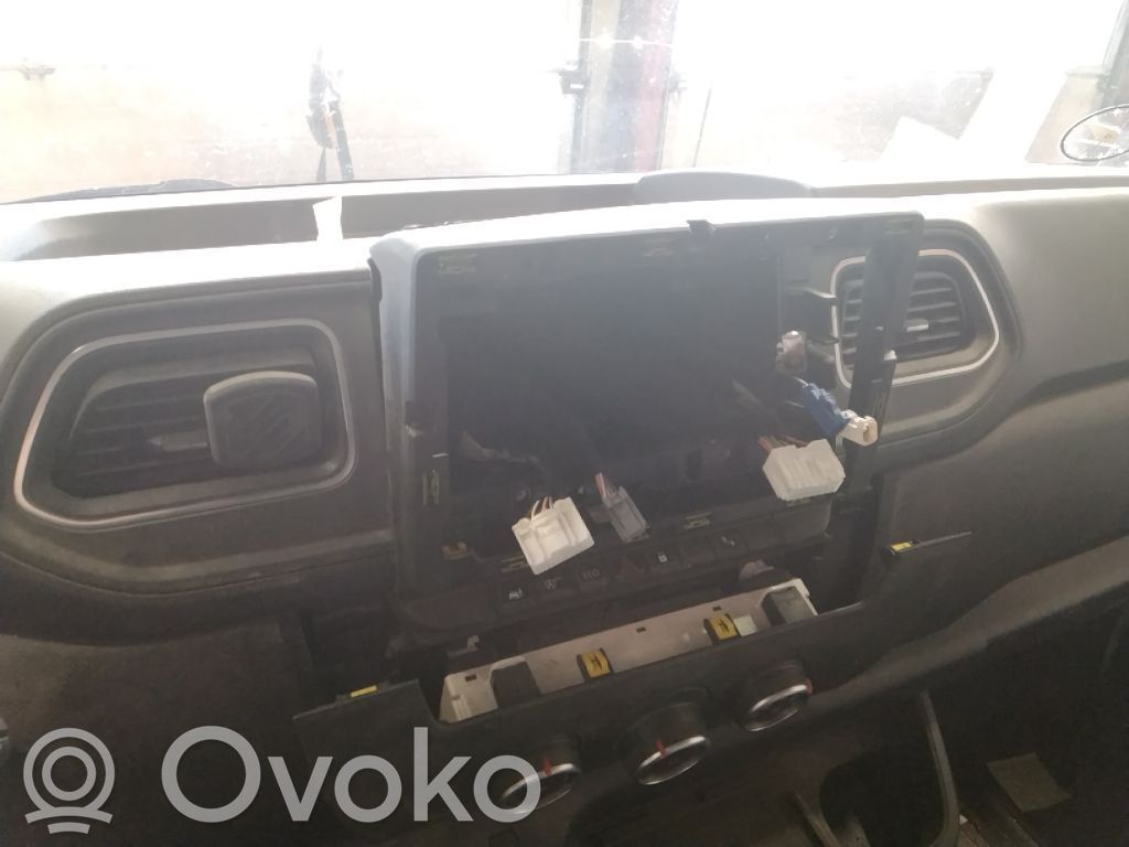 Renault Master III Luftausströmer Lüftungsdüse Luftdüse Mitte 