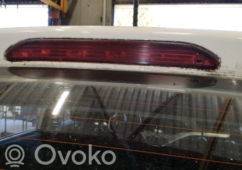KIA Picanto Third/center stoplight 
