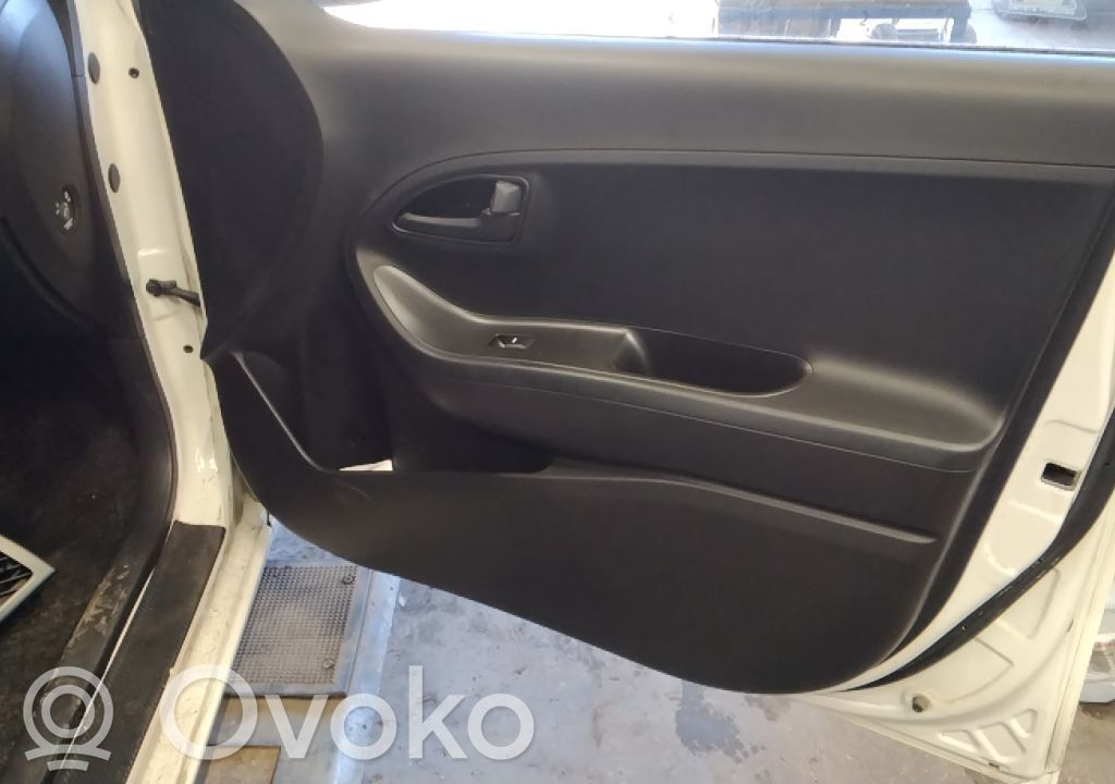 KIA Picanto Apšuvums aizmugurējām durvīm 