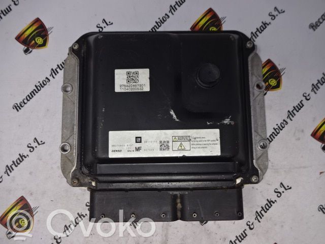 Opel Zafira C Другая деталь двигателя 