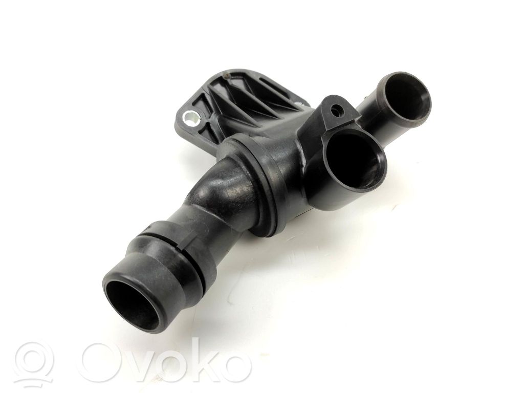 Volkswagen Golf VIII Obudowa termostatu 
