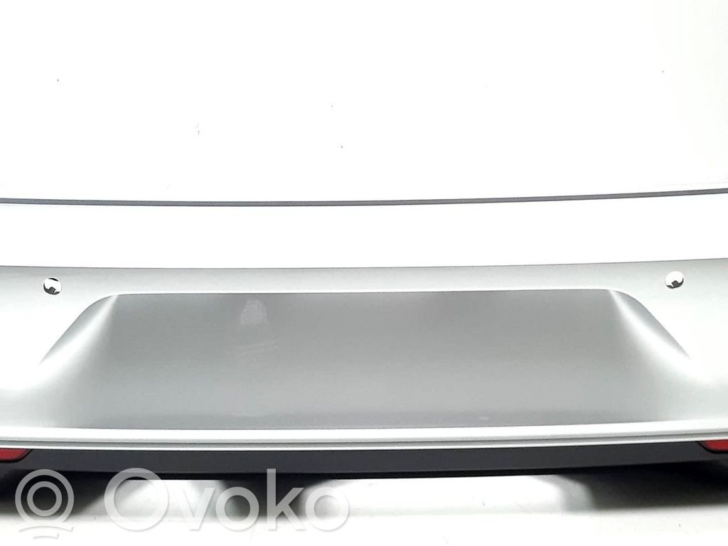 Volkswagen PASSAT B8 Parachoques 