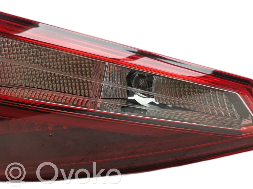 Seat Arona Lampă spate în caroserie 