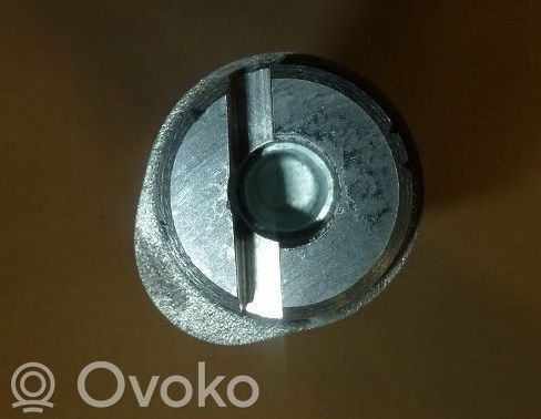 Opel Corsa D Árbol de levas 
