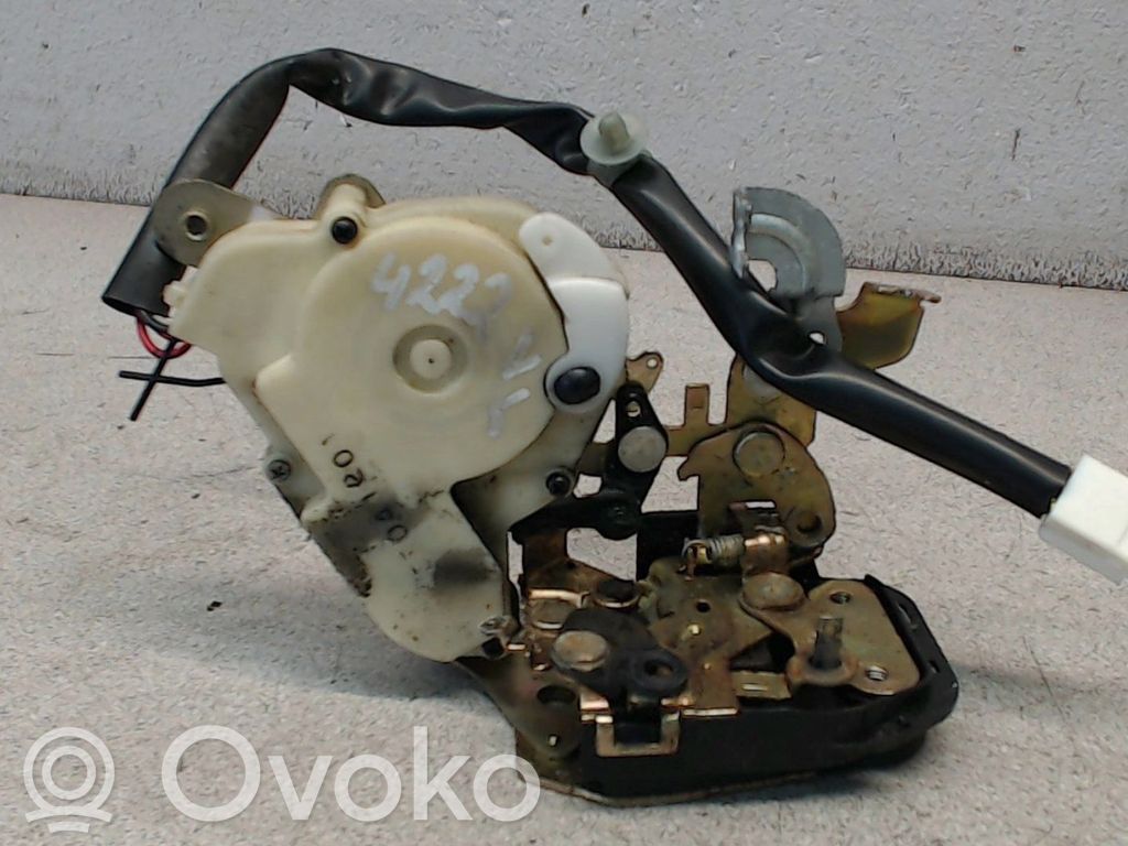 Mazda MPV II LW Front door lock 