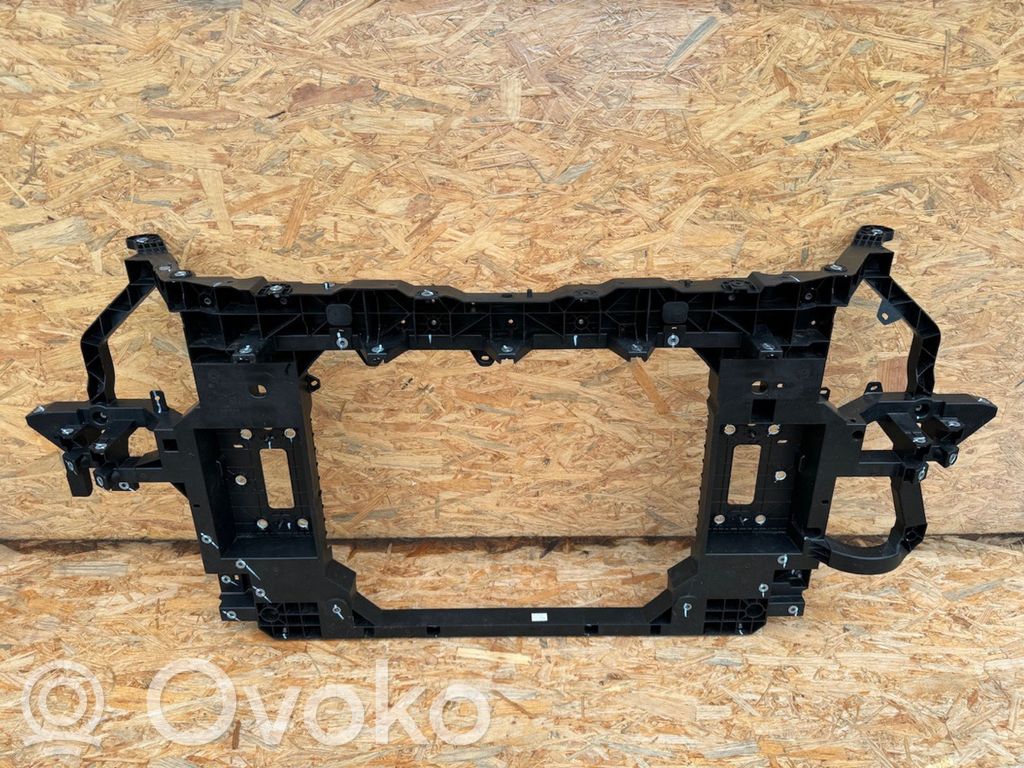 XPeng G9 Pas przedni 