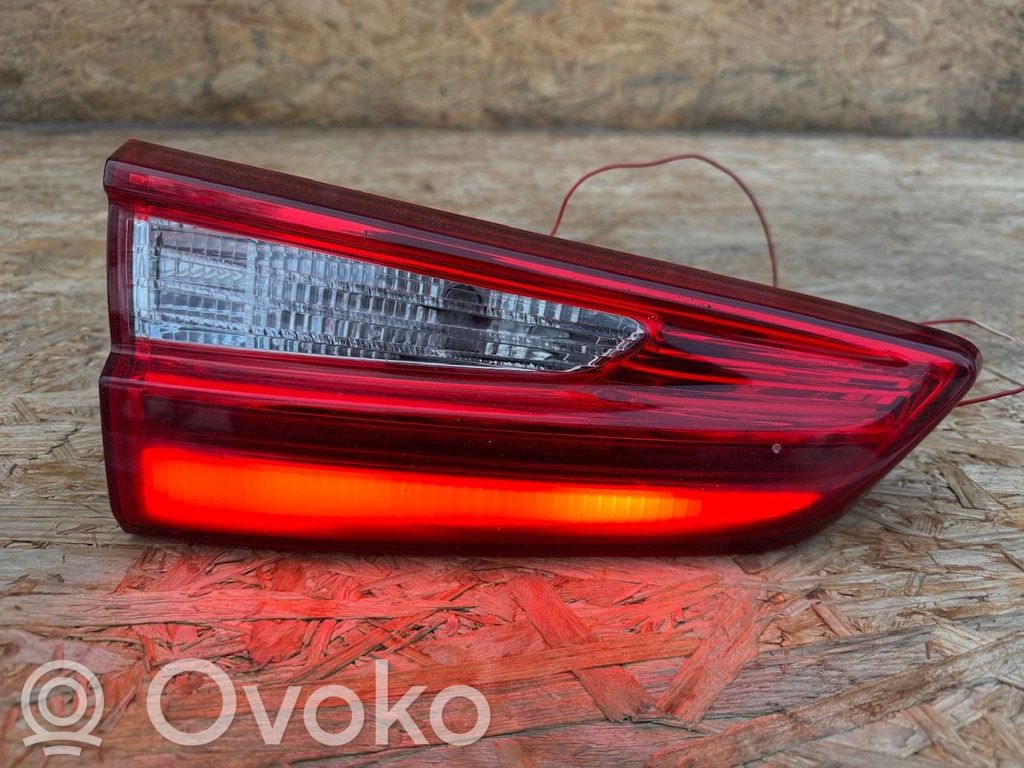 KIA Optima Takaluukun takavalot 