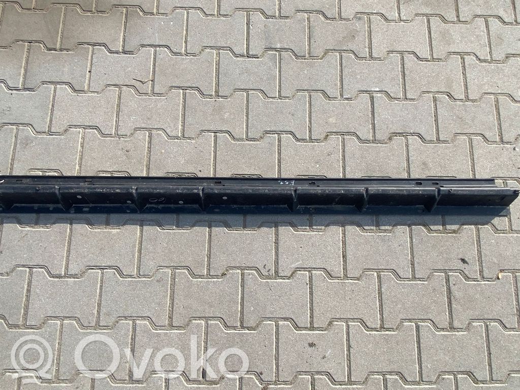 Sill supporting ledge   8408710