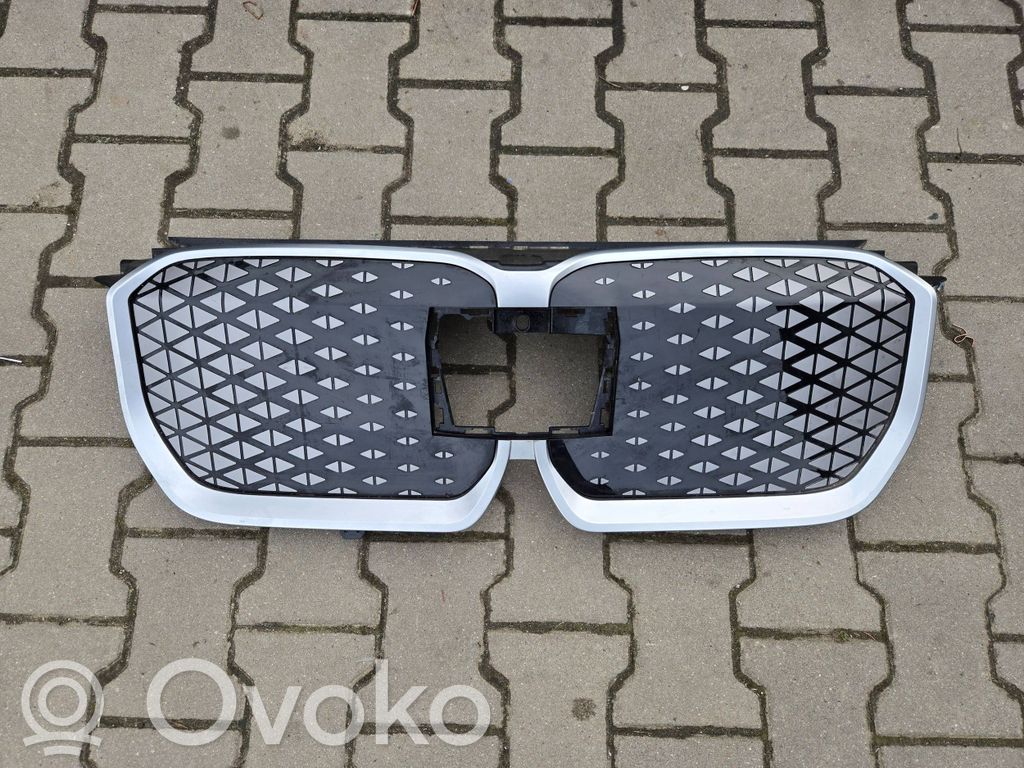 BMW X1 U11 Front grill 