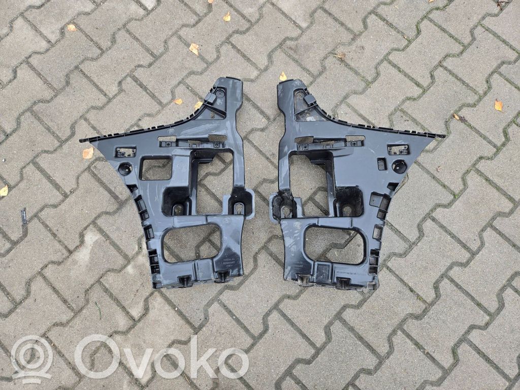 BMW 2 F46 Staffa di rinforzo montaggio del paraurti posteriore 