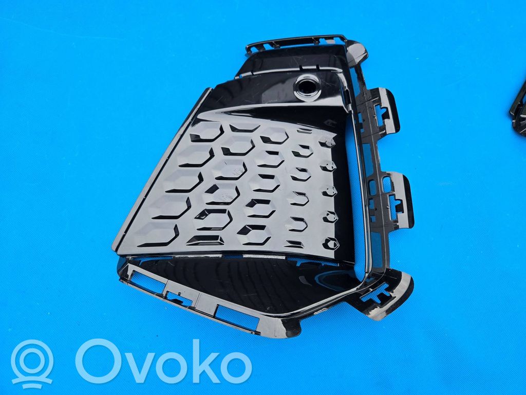BMW 2 Active Tourer U06 Front bumper lower grill 