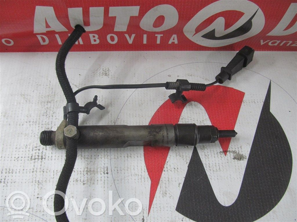 Volkswagen Golf IV Inyector de combustible 