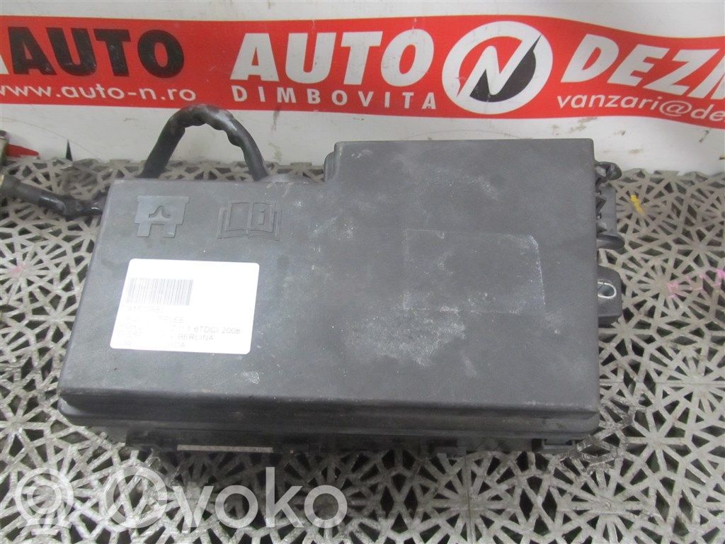 Ford C-MAX I Saugiklių blokas 