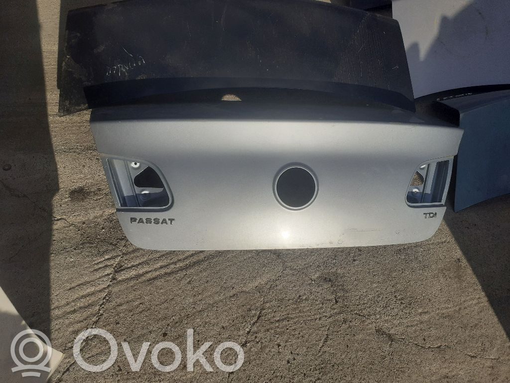 Volkswagen PASSAT B6 Tylna klapa bagażnika 