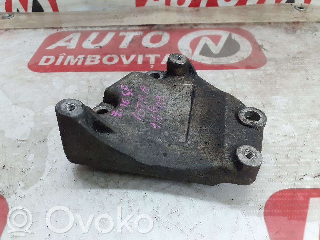 Opel Astra G Engine mount bracket 