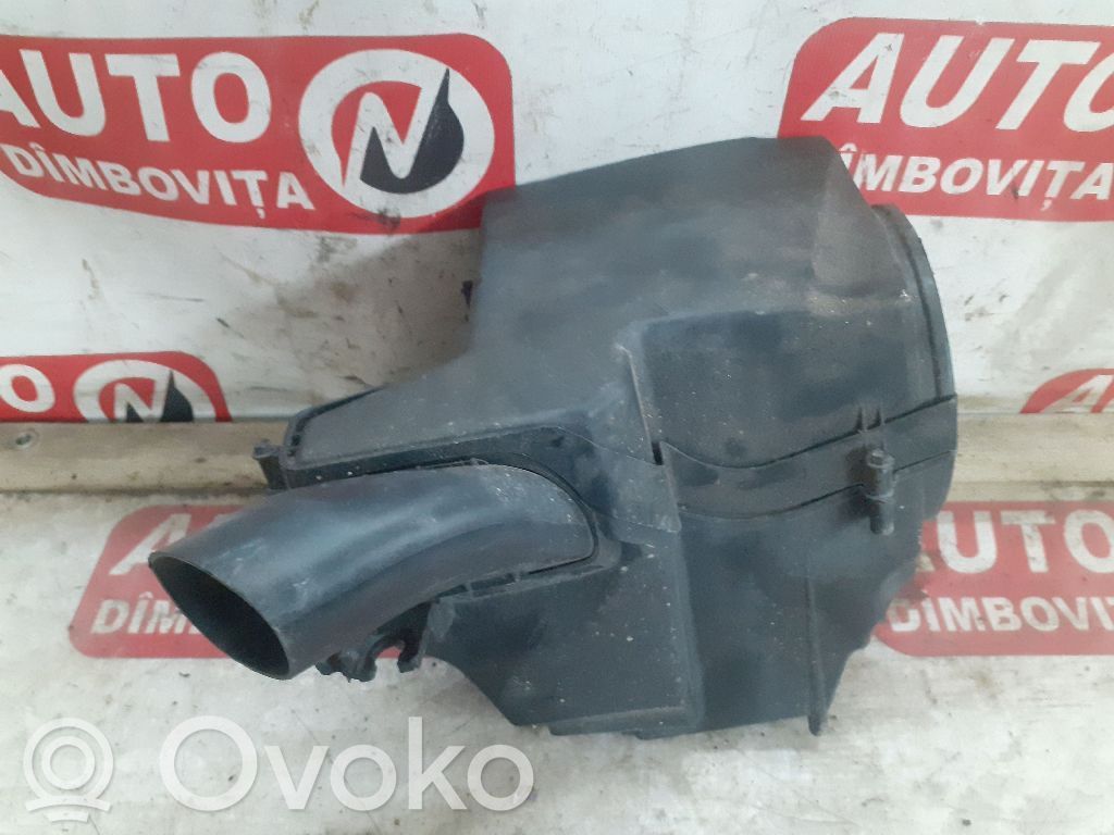 Air filter box   AV619600BF