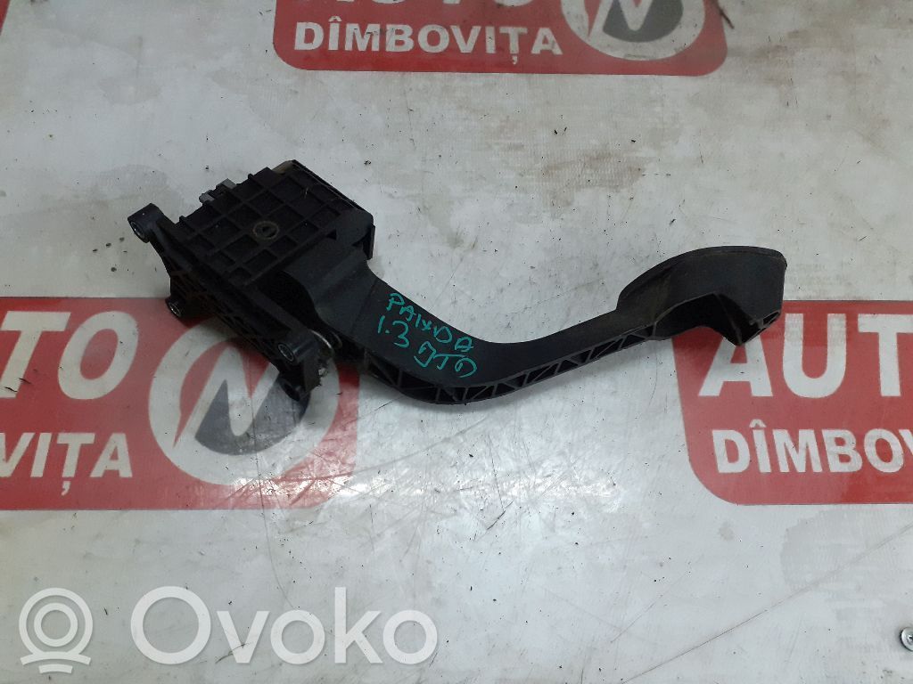 Fiat 500X Accelerator throttle pedal 