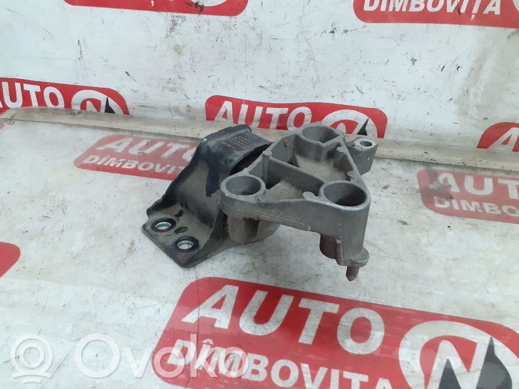 Engine mount bracket   8200690091,DAC96488