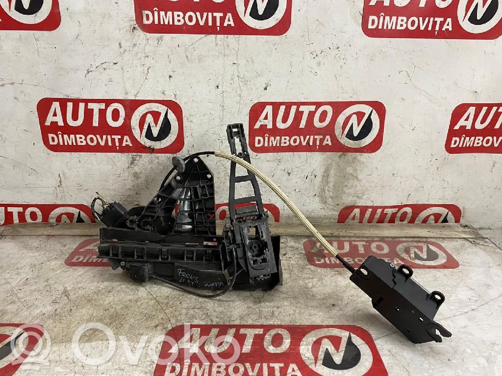 Ford Focus Priekšpusē slēdzene 