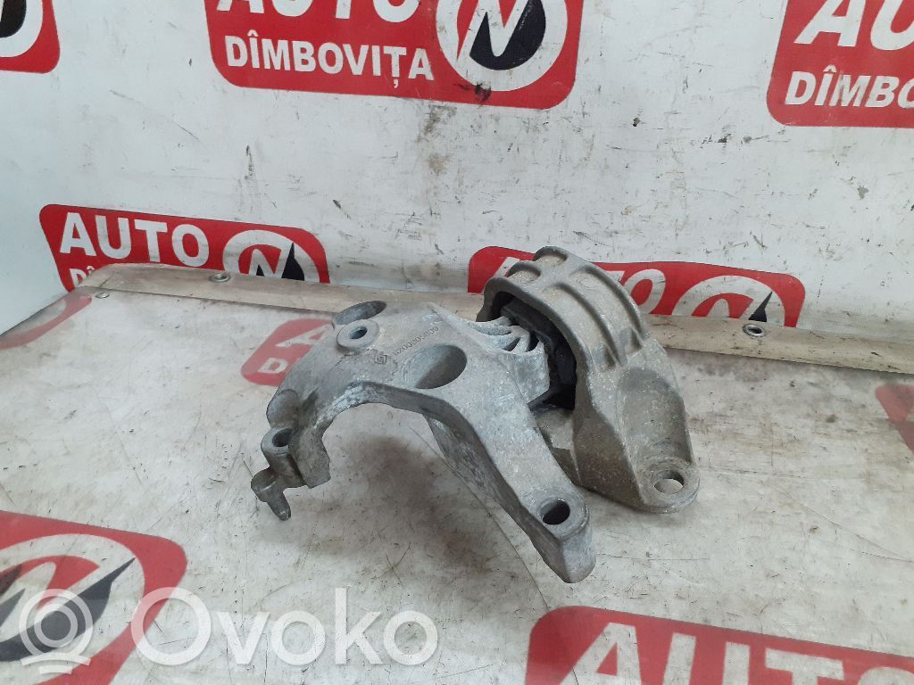 Dacia Logan I Engine mount bracket 