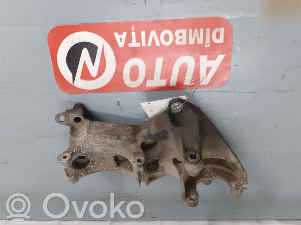 Engine mounting bracket   8200473400,DAC102543