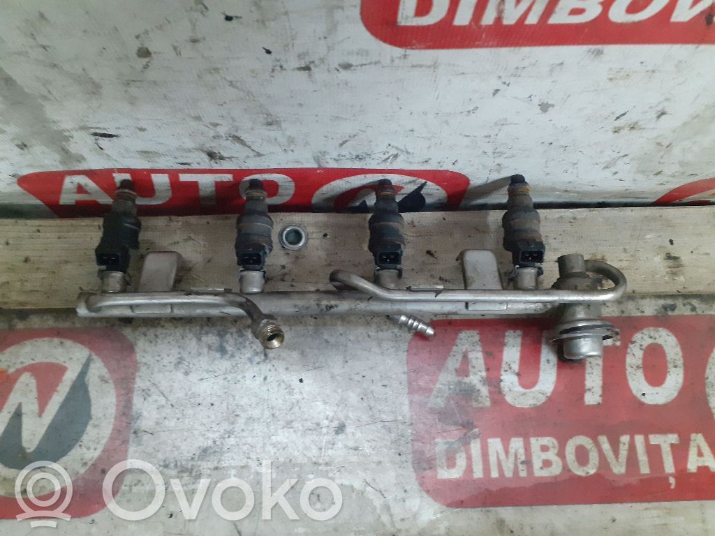 Audi A4 S4 B6 8E 8H Tubo principal de alimentación del combustible 