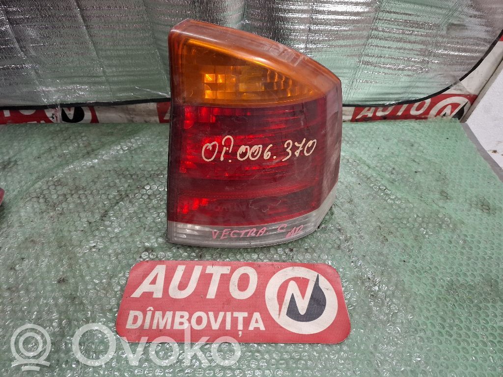 Opel Vectra C Aizmugurējais lukturis virsbūvē 
