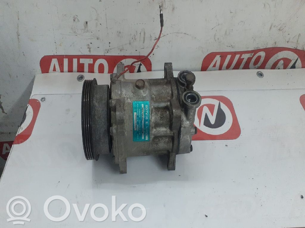 Renault Logan I Air conditioning (A/C) compressor (pump) 