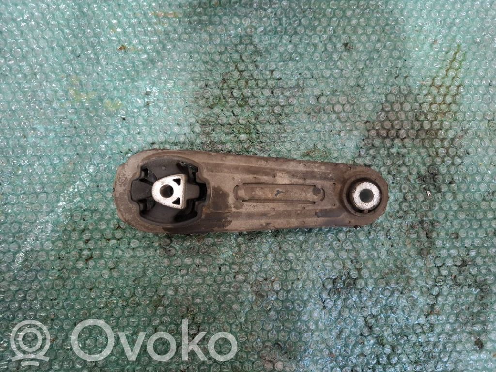Dacia Logan I Engine mount bracket 