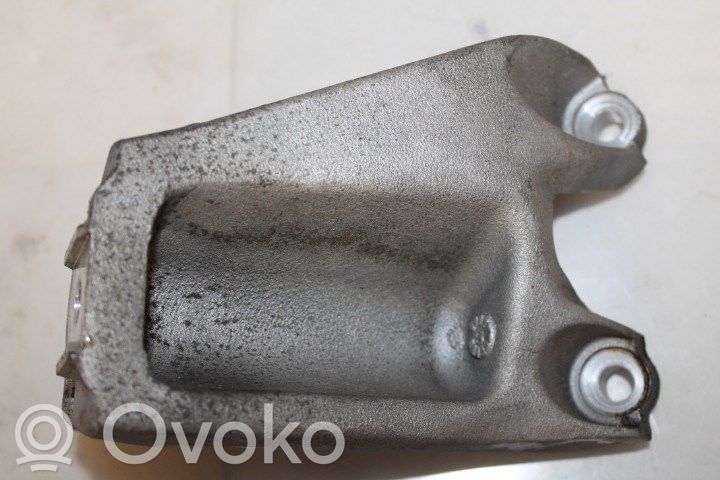 Audi A8 S8 D4 4H Engine mount bracket 